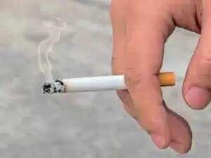 धूम्रपान के स्वास्थ्य पर प्रभाव: जानें इसके गंभीर नुकसान