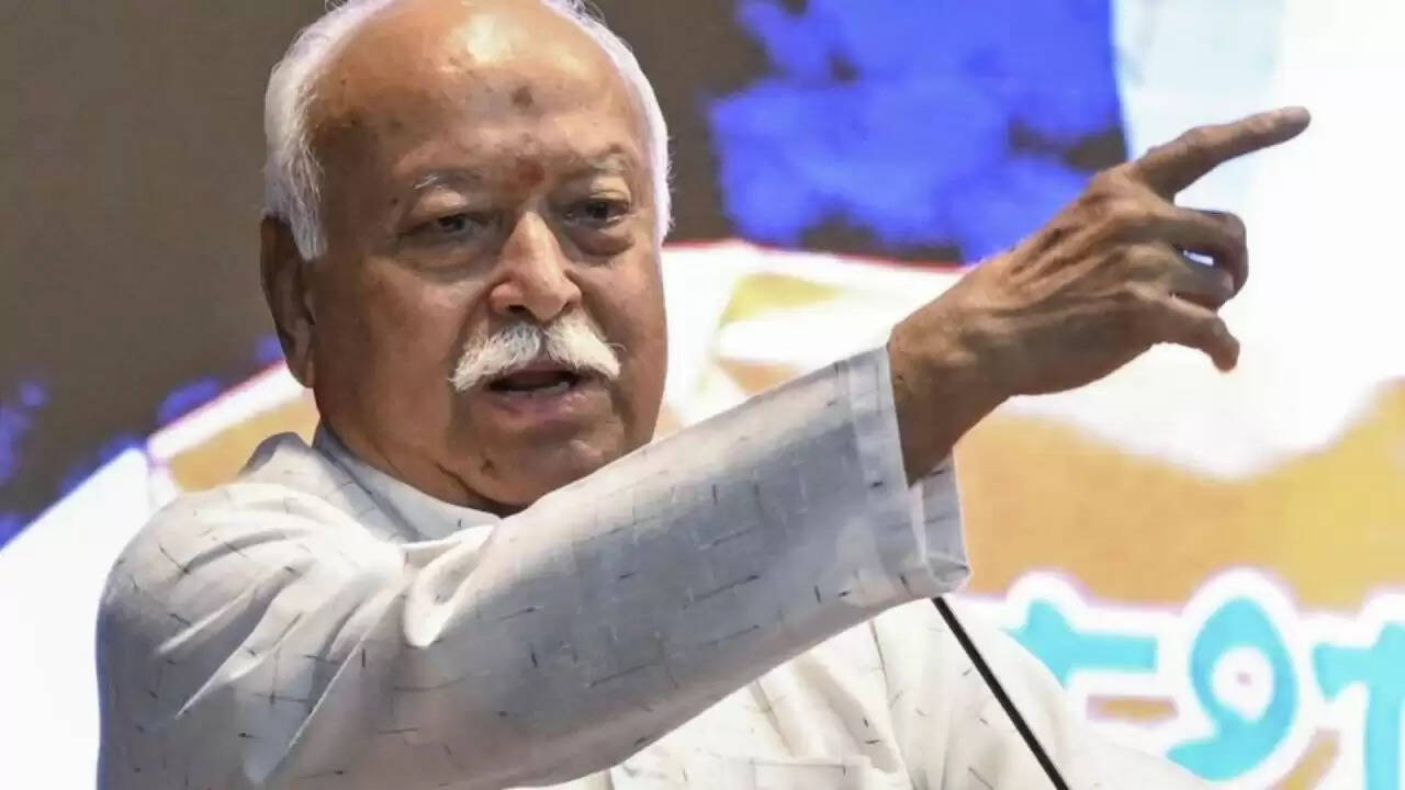 मोहन भागवत का अमेरिका के टैरिफ पर कड़ा बयान: अंतरराष्ट्रीय व्यापार में दबाव नहीं होना चाहिए