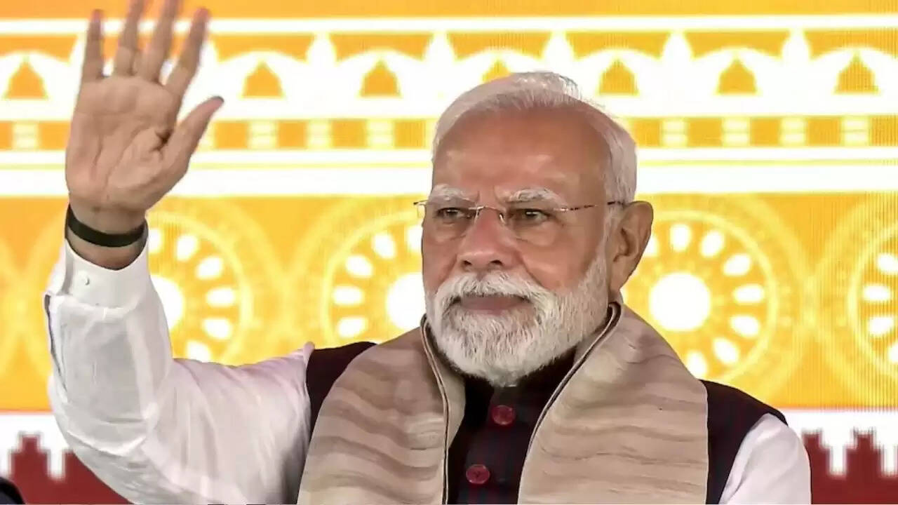 प्रधानमंत्री मोदी ने भाजपा कार्यालय का उद्घाटन किया, विकास और सेवा पर जोर