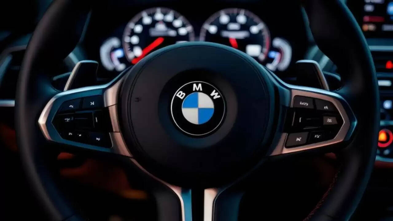 BMW ने गुरुग्राम में खोला तीसरा शोरूम, लग्जरी कार बाजार में बढ़ती मांग का संकेत