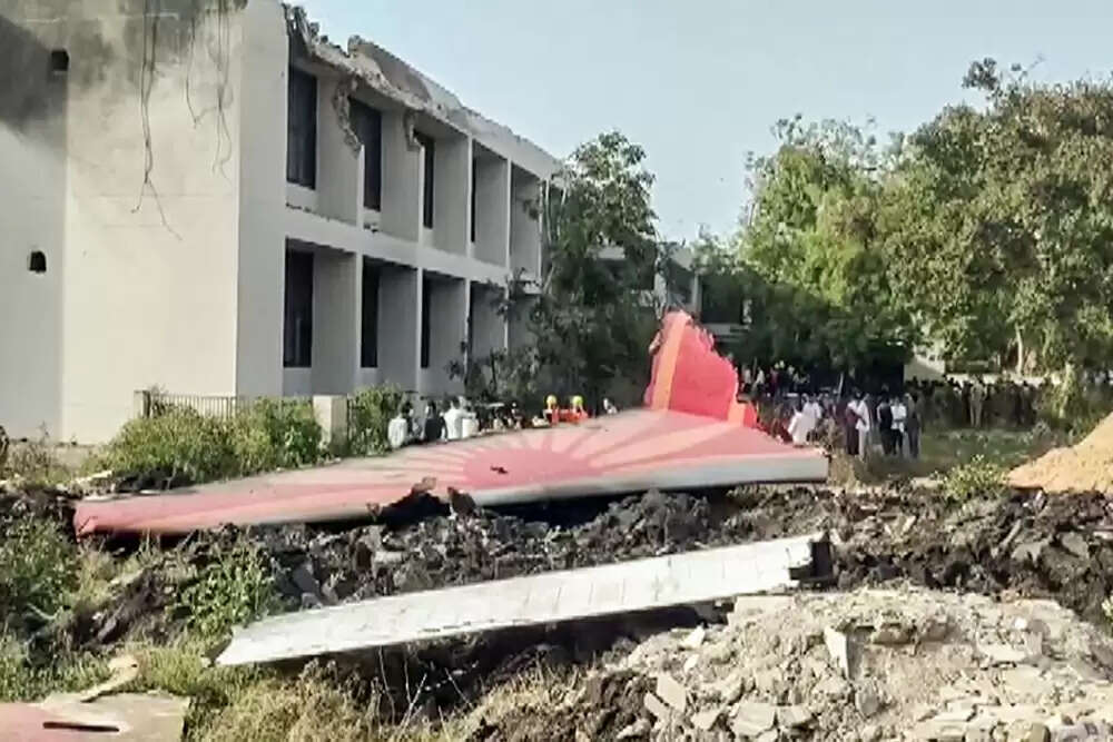 एयर इंडिया फ्लाइट दुर्घटना: टाटा ग्रुप ने पीड़ित परिवारों के लिए सहायता की घोषणा की