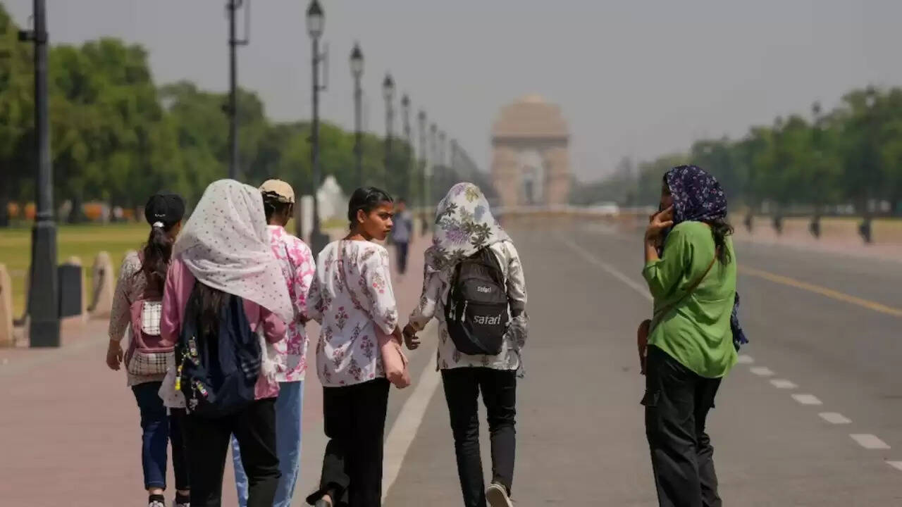 दिल्ली में गर्मी और उमस का प्रकोप, 12 जून तक जारी रहने की संभावना