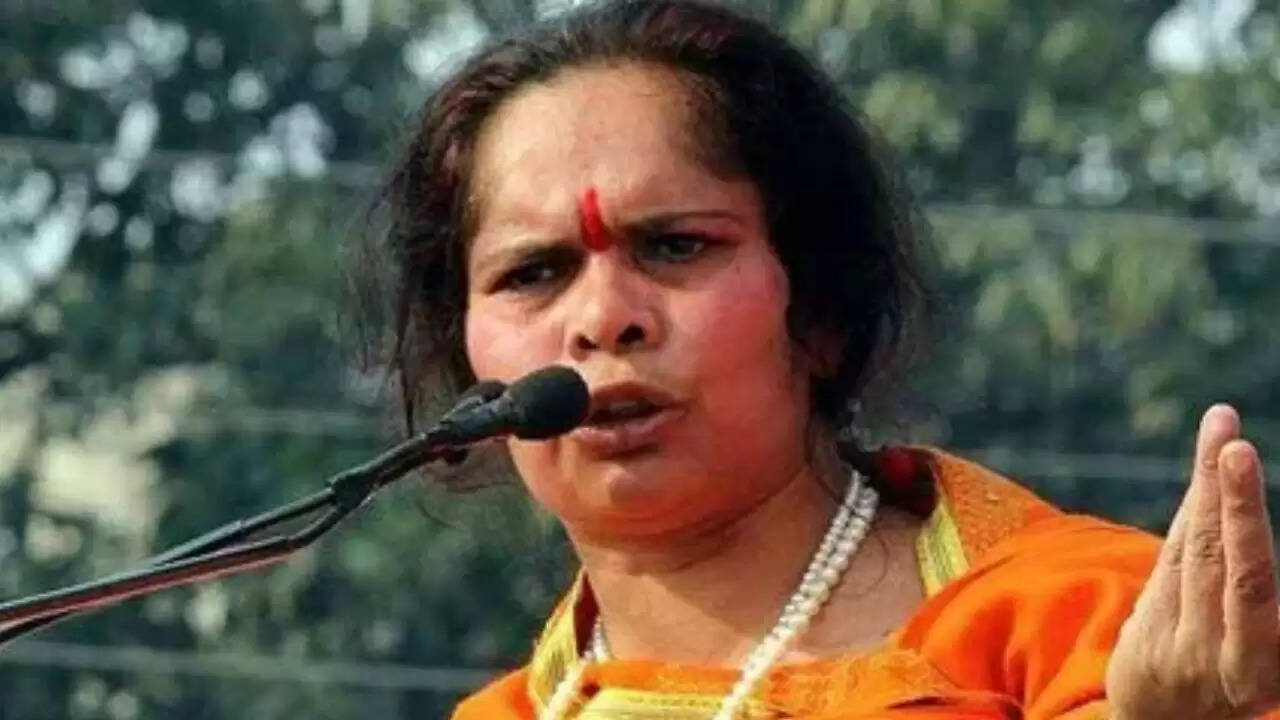 साध्वी प्राची का विवादित बयान: क्या त्योहारों का जिहाद है नया खतरा?