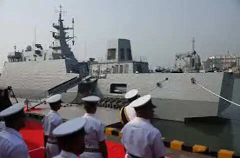 भारतीय नौसेना की तैनाती: पश्चिम एशिया में बढ़ते तनाव के बीच सुरक्षा सुनिश्चित करना