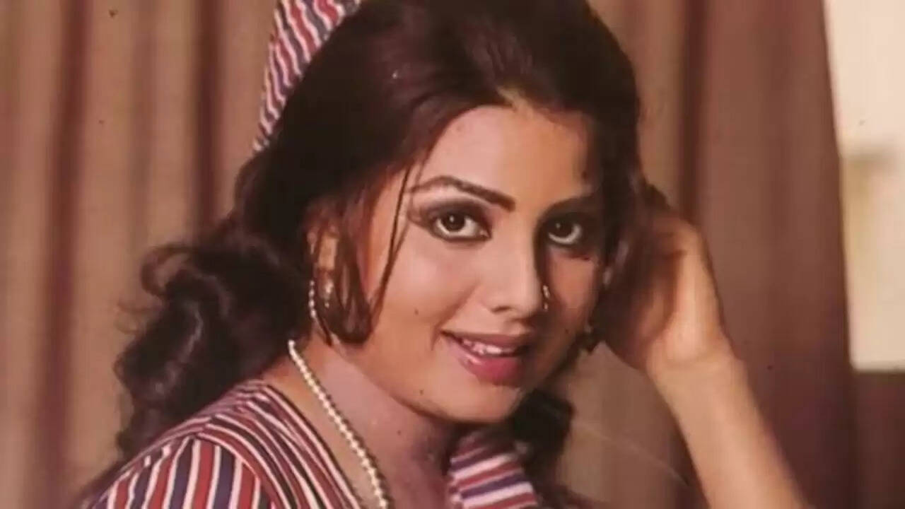 भारतीय संगीत की दिग्गज सुलक्षणा पंडित का निधन: जानें उनके जीवन की अनकही कहानियाँ