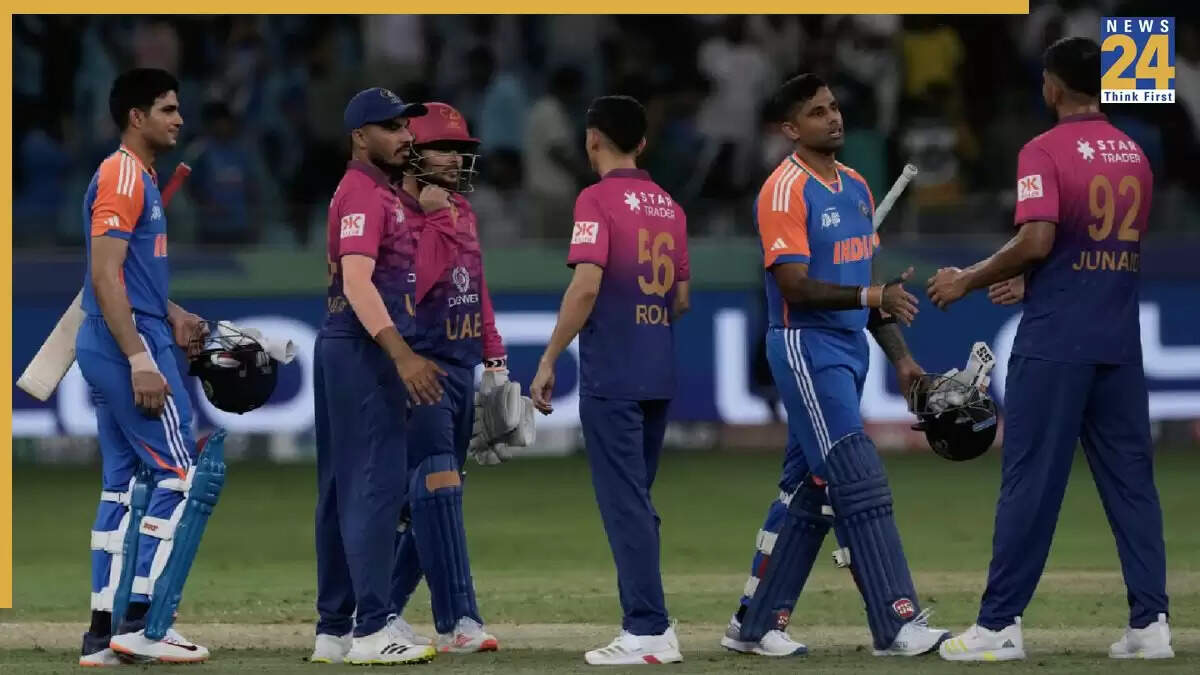 IND vs UAE: आकाश चोपड़ा ने खाली स्टेडियम पर जताई नाराजगी