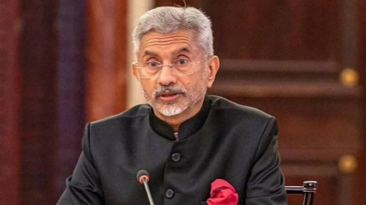 ब्रिक्स 2026 की बैठक में जयशंकर का महत्वपूर्ण बयान: वैश्विक चुनौतियों का सामना कैसे करें?