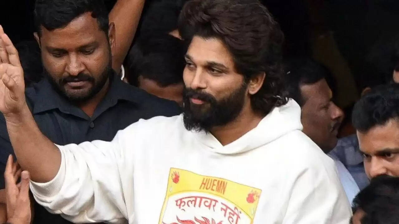 पुष्पा 2 की स्क्रीनिंग में भगदड़: अल्लू अर्जुन समेत 23 लोगों पर चार्जशीट