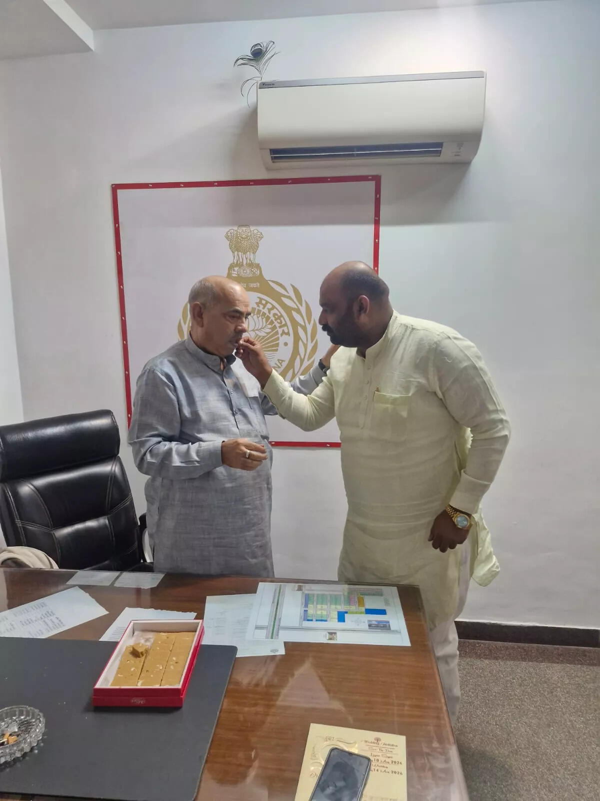 BJP की ऐतिहासिक जीत पर देशभर में जश्न का माहौल