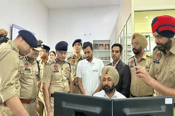 पंजाब पुलिस का इंटीग्रेटेड कमांड एंड कंट्रोल सेंटर: अपराध नियंत्रण में नई तकनीक