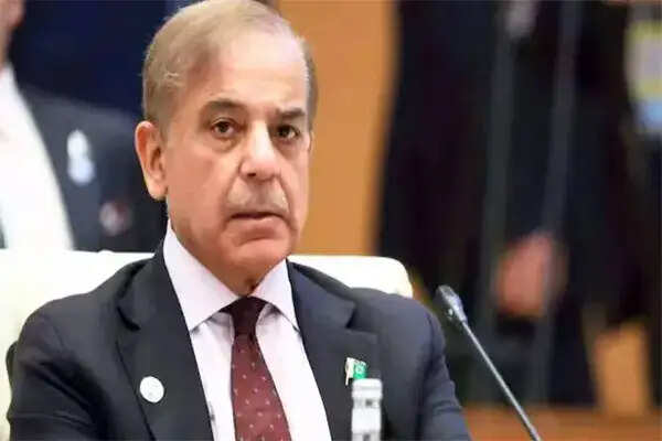 पाकिस्तान में हर वीकेंड पर स्मार्ट लॉकडाउन, एयरलाइंस पर संकट