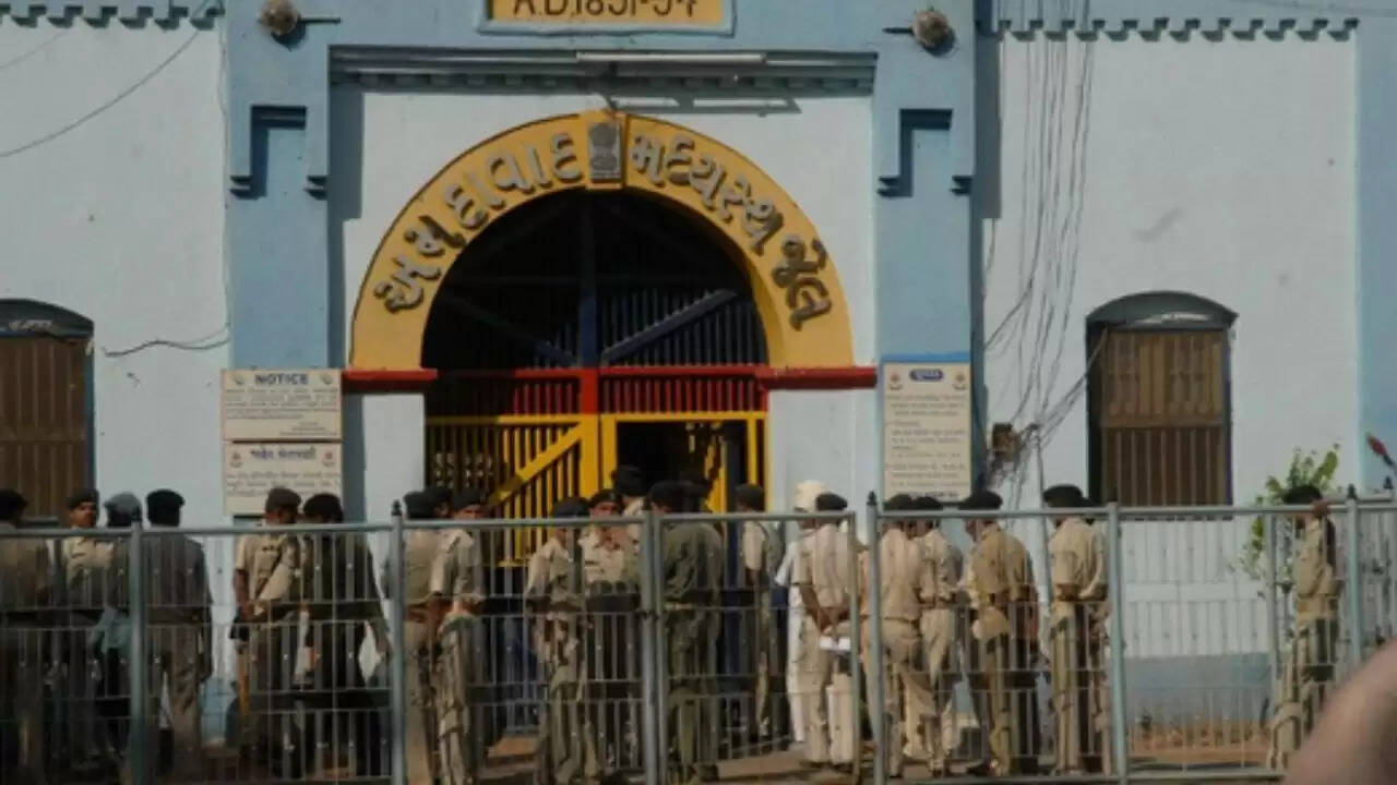 गुजरात की साबरमती जेल में आतंकी आरोपी पर हमला, जांच शुरू