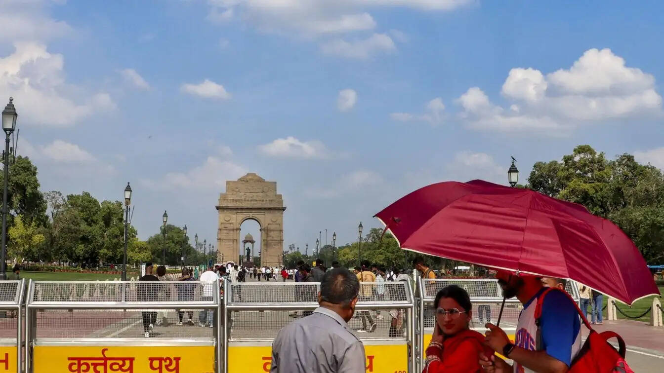 भारत में मौसम का हाल: गर्मी और बारिश का मिश्रण