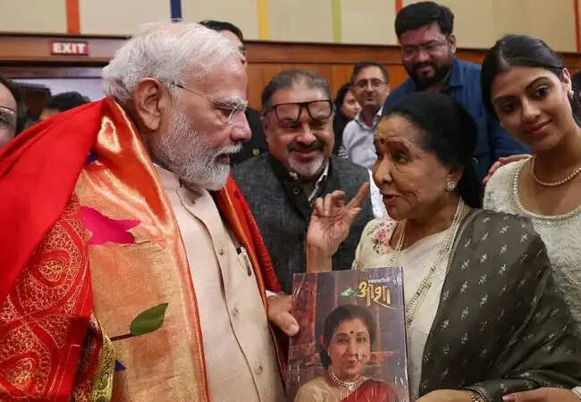 भारतीय संगीत की रानी आशा भोसले का निधन, शोक की लहर