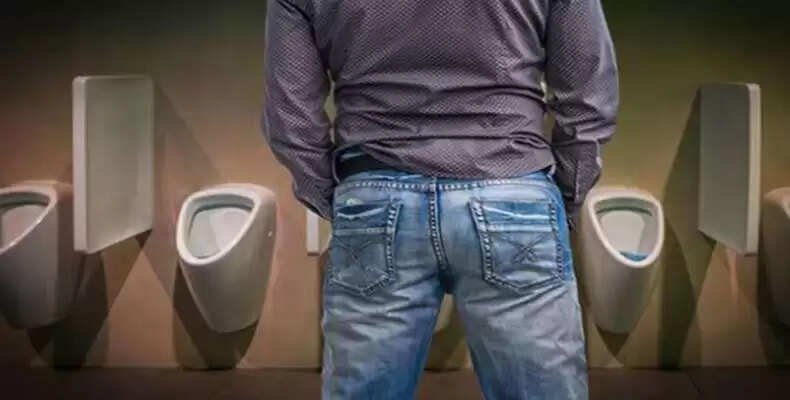 पेशाब रोकने के नुकसान और स्वास्थ्य टिप्स