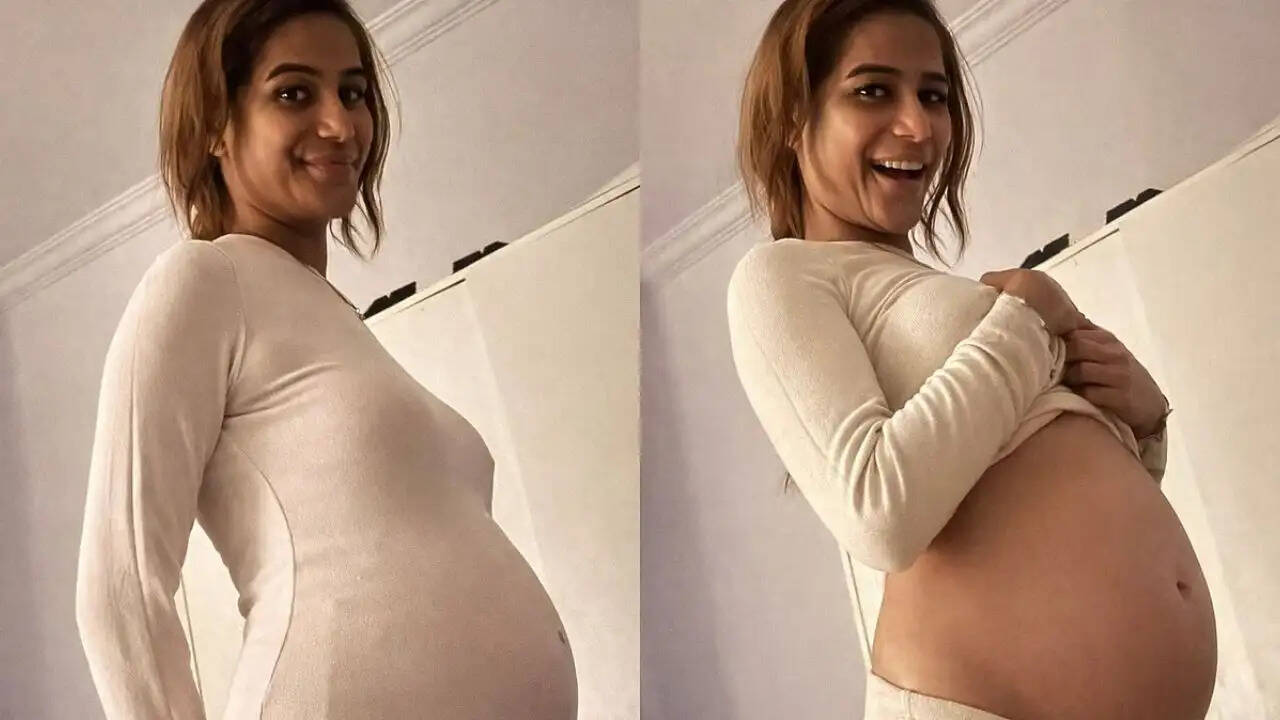 पूनम पांडे ने बेबी बंप के साथ शेयर की तस्वीरें, फैंस में मची हलचल