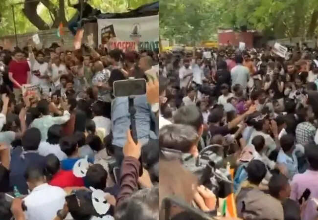 कॉकरोच जनता पार्टी का विरोध प्रदर्शन: पीएम मोदी और धर्मेंद्र प्रधान के इस्तीफे की मांग