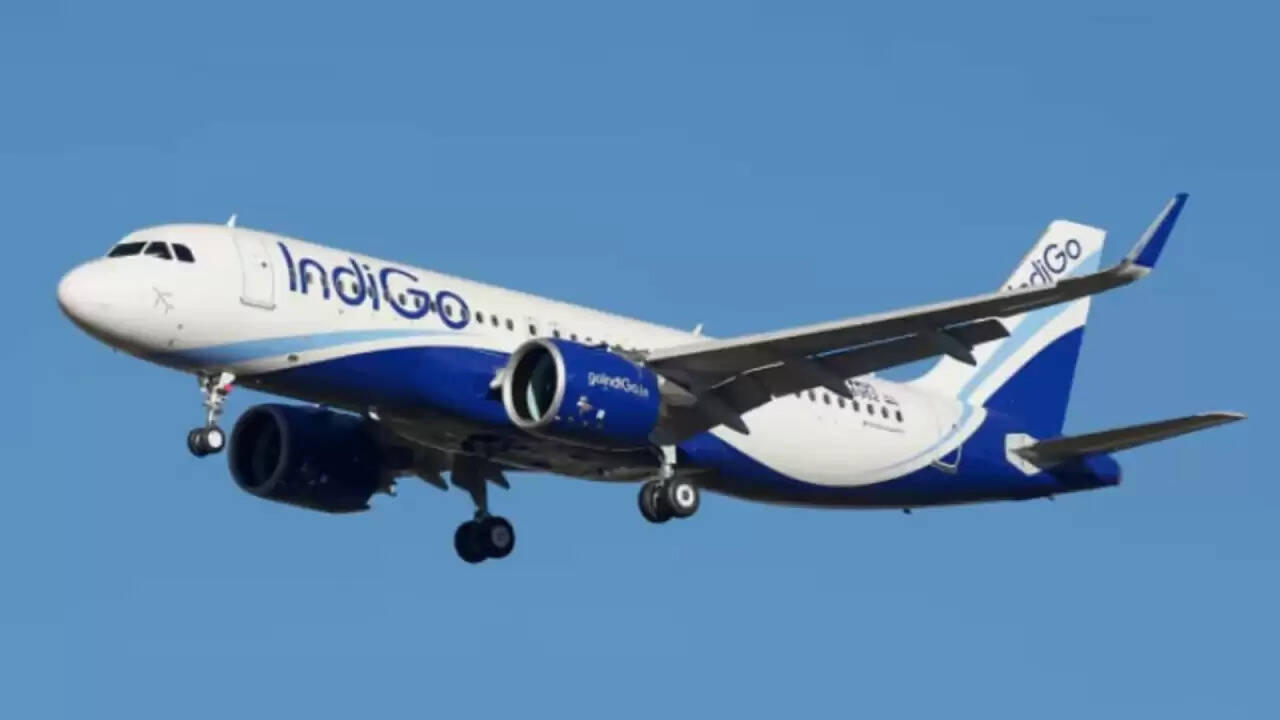 IndiGo की उड़ानें फिर से पटरी पर: संकट के बाद सुधार की ओर बढ़ी एयरलाइन