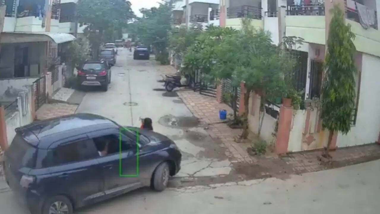 अहमदाबाद में नाबालिग ड्राइवर ने तीन साल की बच्ची को कुचला, चमत्कारिक रूप से बची