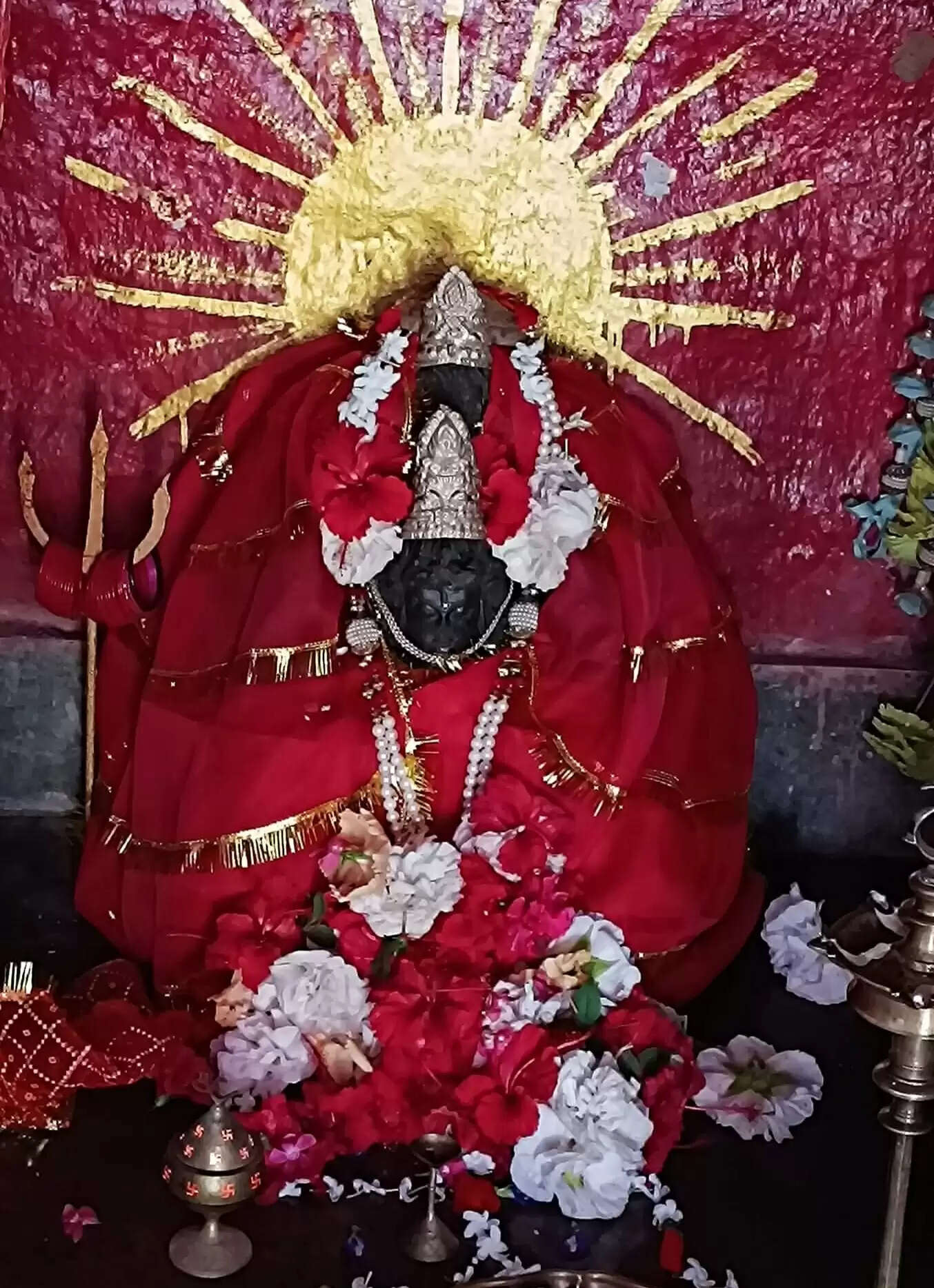 आस्था का केंद्र है महाभारत कालीन भवानी मठ मंदिर, नवरात्र में होती है विशेष पूजा