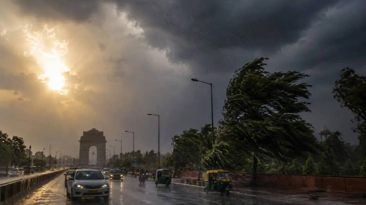 दिल्ली-एनसीआर में मौसम में बदलाव: गर्मी से मिलेगी राहत, बारिश की संभावना