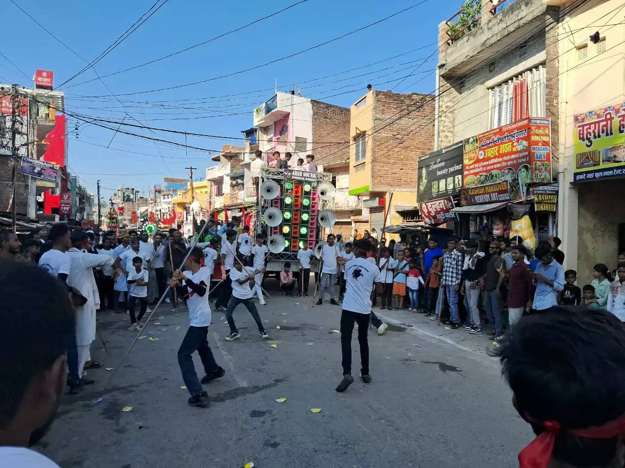 नौतनवां में मुहर्रम पर भव्य जुलूस का आयोजन