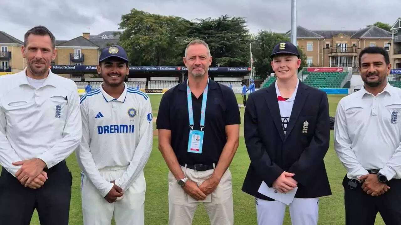 IND vs ENG: अंडर-19 टीम का गेंदबाजी प्रदर्शन पहले दिन रहा शानदार