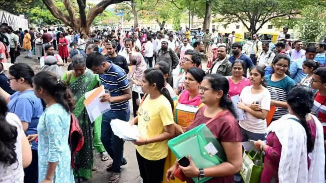 छत्तीसगढ़ कांस्टेबल परीक्षा 2025 के परिणाम घोषित, टॉपर्स की सूची जारी