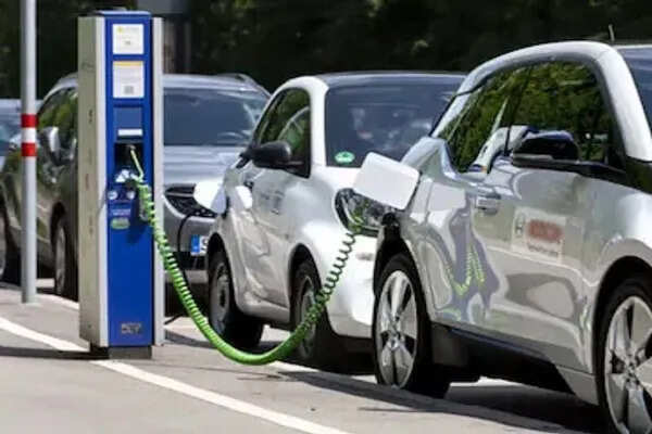 तमिलनाडु सरकार ने इलेक्ट्रिक वाहनों पर 2027 तक 100% टैक्स छूट की घोषणा की