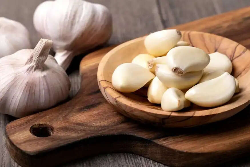 लहसुन के सेवन के अद्भुत फायदे: जानें 7 दिन में क्या होगा