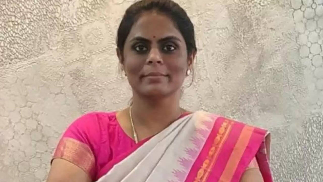 तेलंगाना में IAS अधिकारी के विवादास्पद निर्देश पर SC आयोग की कार्रवाई