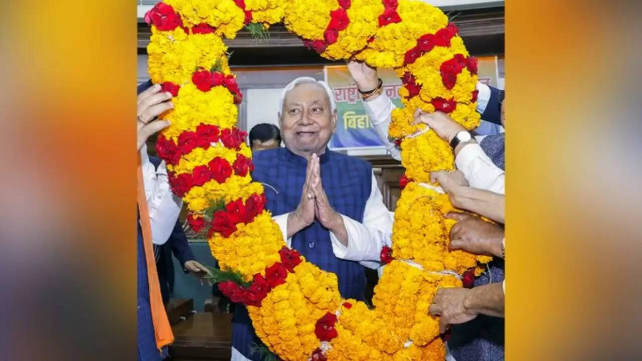 नीतीश कुमार बने बिहार के मुख्यमंत्री, जानें नए मंत्रियों की सूची और शपथ ग्रहण समारोह की खास बातें