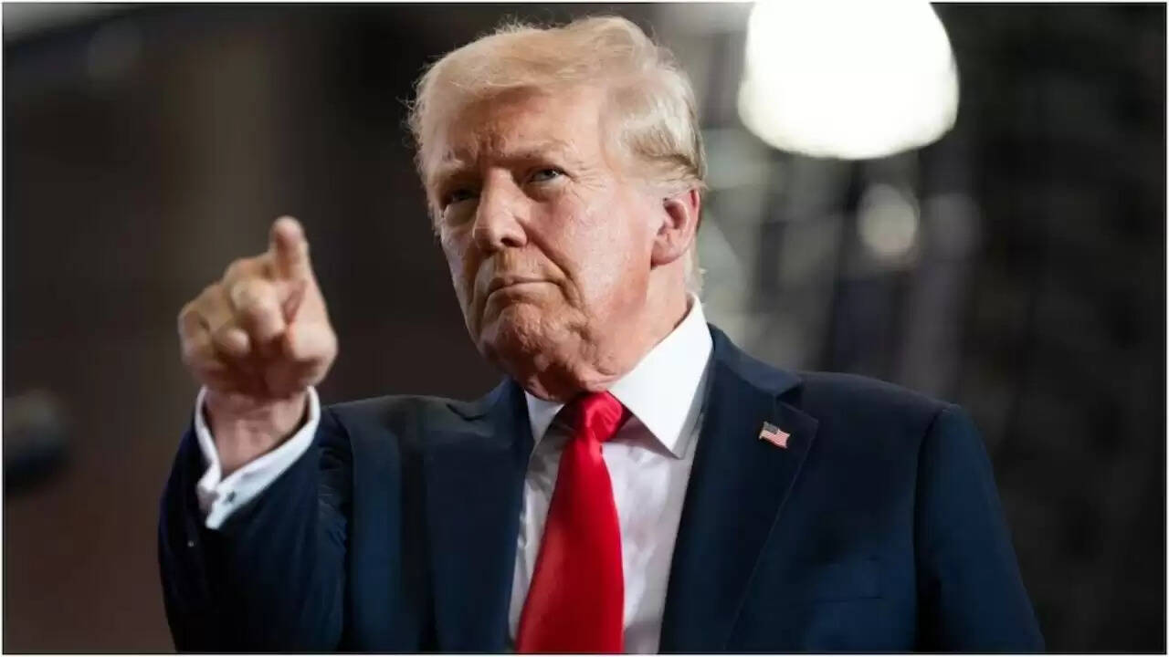 Donald Trump का ब्रिटिश प्रधानमंत्री से विवादास्पद बयान: अनियंत्रित प्रवासन पर सैन्य बल का उपयोग