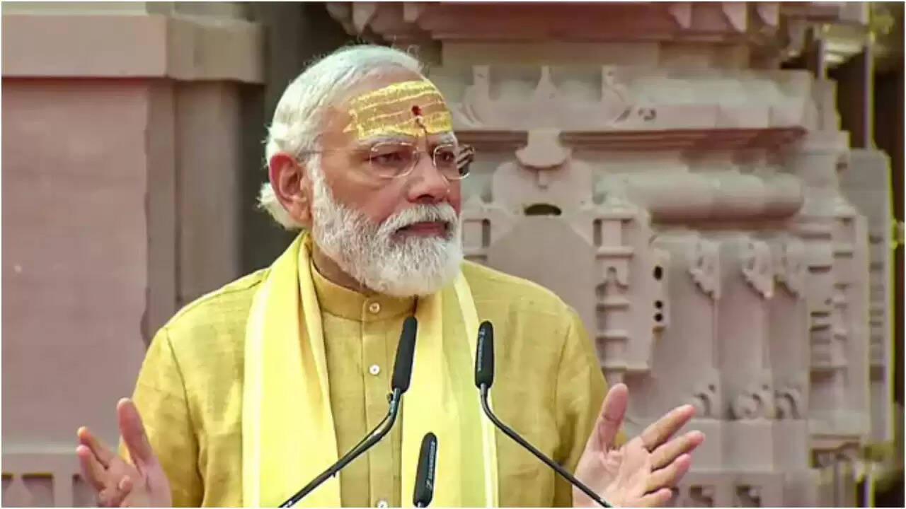 प्रधानमंत्री मोदी का वाराणसी दौरा: 52 विकास परियोजनाओं का उद्घाटन