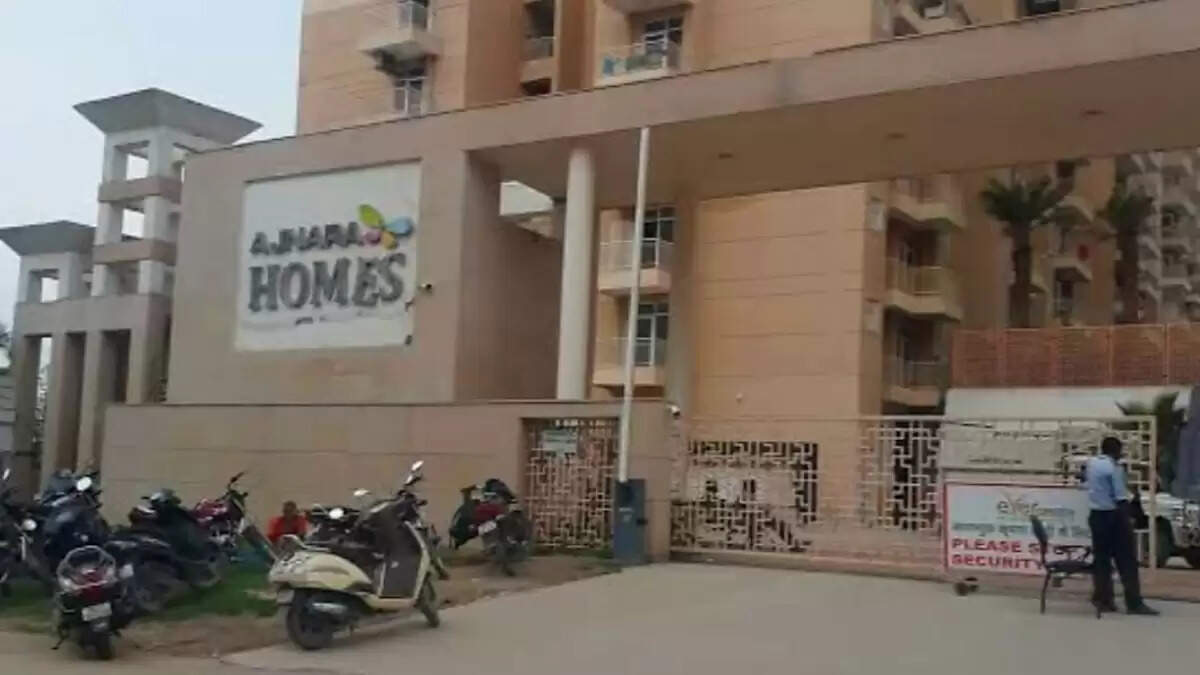 ग्रेटर नोएडा वेस्ट में पानी की समस्या: अजनारा होम्स सोसायटी में संकट गहराया