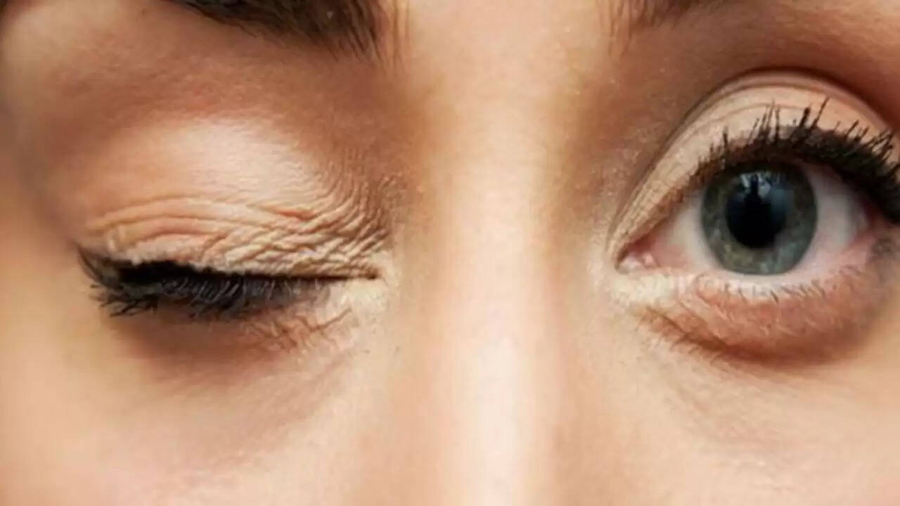 आंखों के फड़कने के संकेत और उपाय: जानें क्या कहती हैं आपकी आंखें