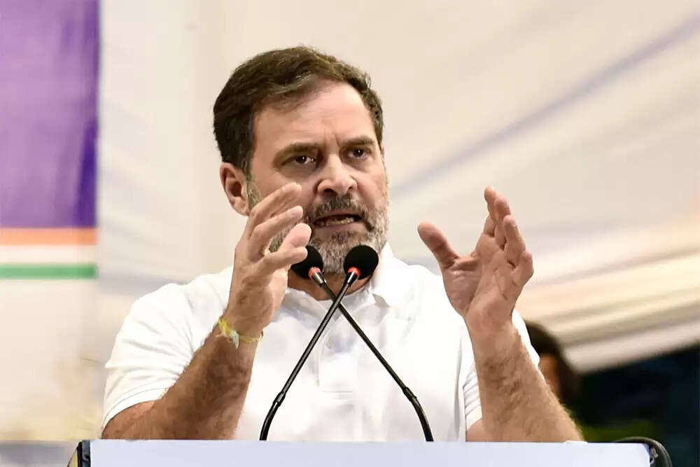 राहुल गांधी ने 'मेक इन इंडिया' पर उठाए सवाल, युवाओं से की मुलाकात