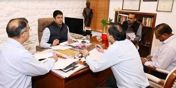 हरियाणा में शराब सप्लाई के लिए लागू होगा ट्रैक व ट्रेस सिस्टम: दुष्यंत चौटाला