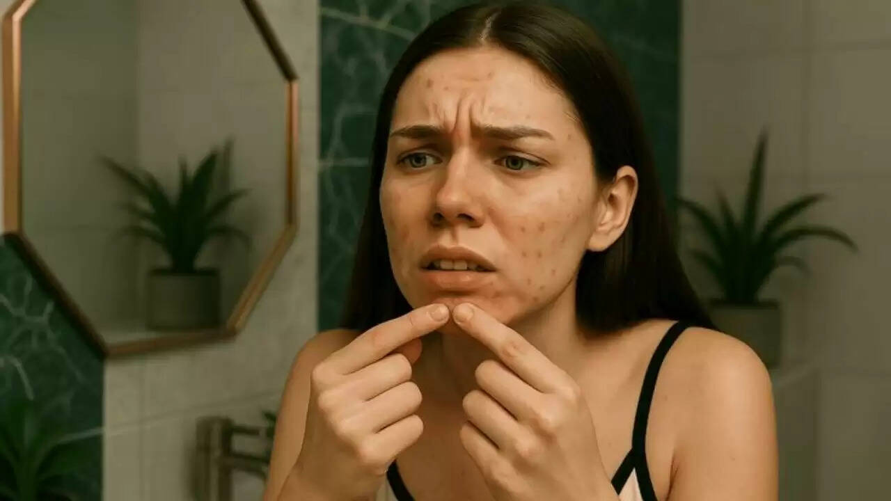 पॉल्यूशन से बचने के लिए प्रभावी स्किनकेयर टिप्स