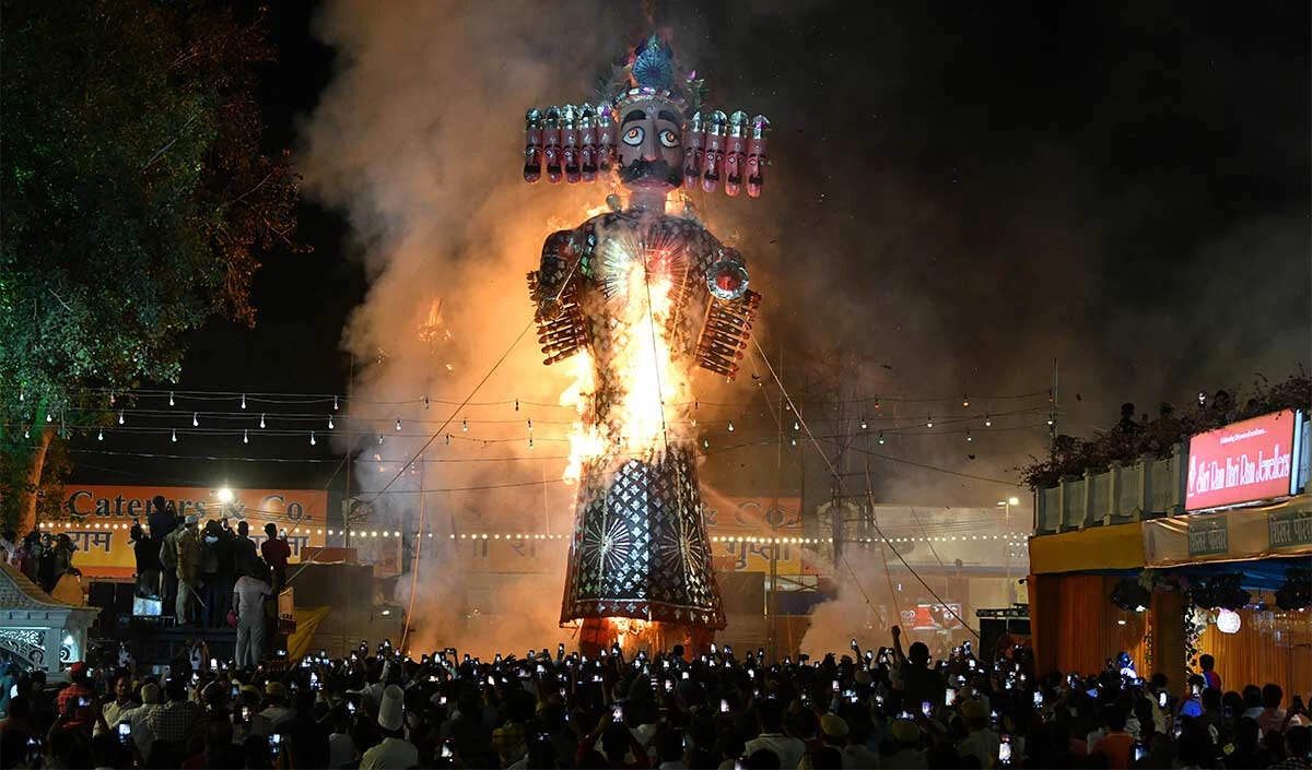दशहरा: विजयादशमी का पर्व और इसकी विशेषताएँ