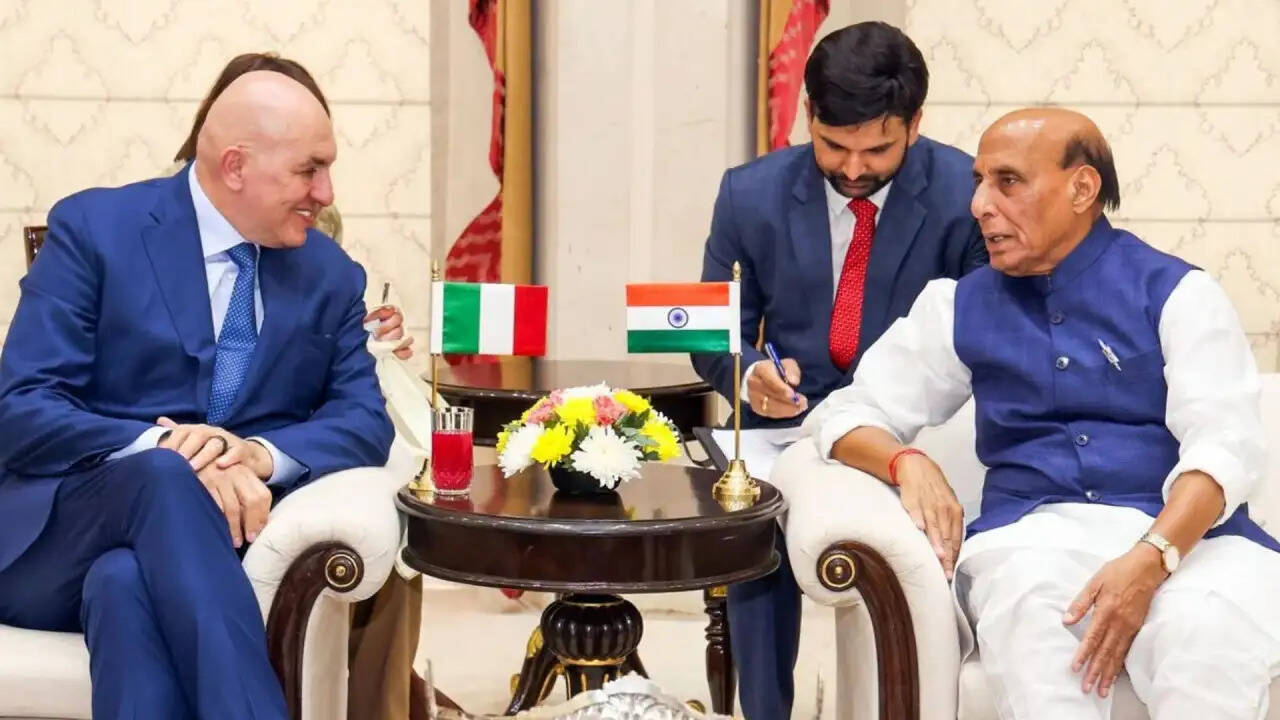 भारत-इटली रक्षा सहयोग: राजनाथ सिंह ने पाकिस्तान के साथ तकनीकी साझेदारी पर जताई चिंता