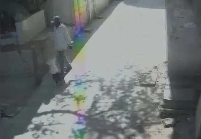 पुणे में 4 साल की बच्ची के साथ दरिंदगी: आरोपी गिरफ्तार, फास्ट ट्रैक कोर्ट में सुनवाई की मांग