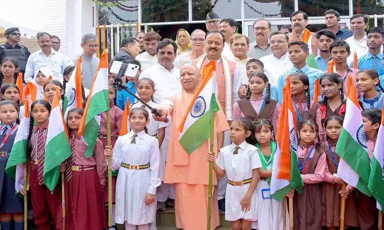 योगी आदित्यनाथ ने काकोरी महोत्सव में स्वतंत्रता सेनानियों को दी श्रद्धांजलि