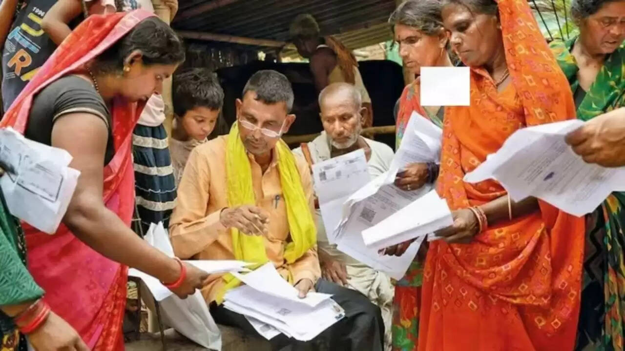 सुप्रीम कोर्ट की चिंता: बिहार में मतदाता सूची से लाखों नाम हटाने पर राजनीतिक दलों की निष्क्रियता पर सवाल