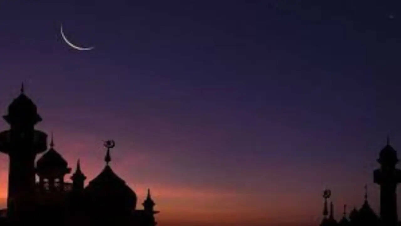 ईद का जश्न: भारत में खुशियों का माहौल और एकता का संदेश