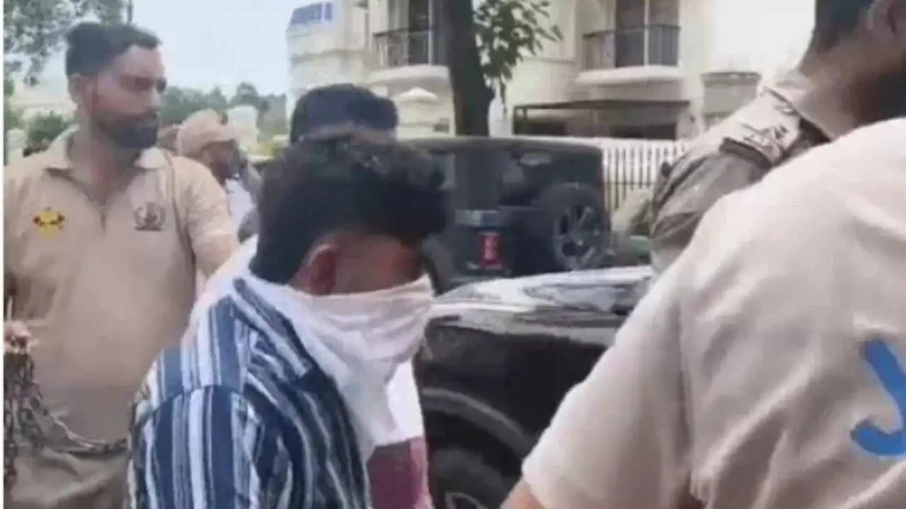 अमृतसर में जम्मू-कश्मीर पुलिस की कार्रवाई से दो संदिग्ध गिरफ्तार