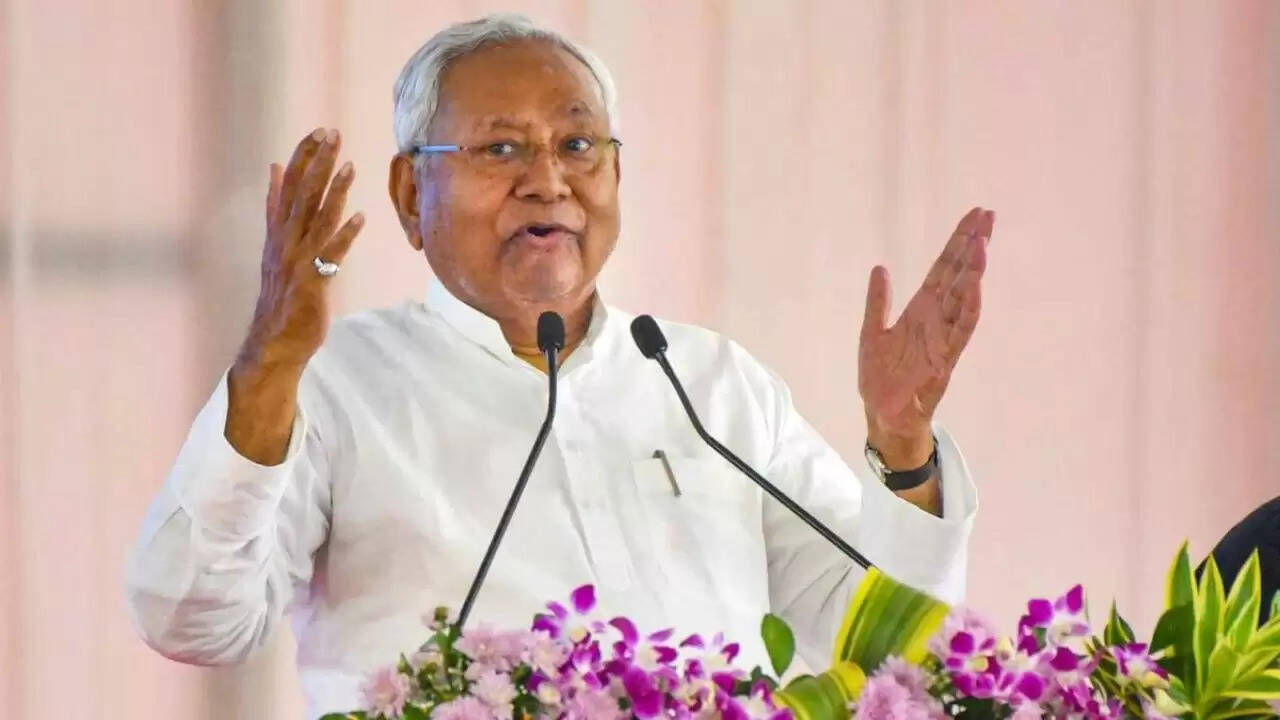 बिहार सरकार की पहली कैबिनेट बैठक में बड़े फैसले, रोजगार पर जोर