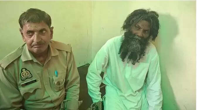 यूपी में मंदिर में रह रहे मुस्लिम इमामुद्दीन अंसारी की गिरफ्तारी