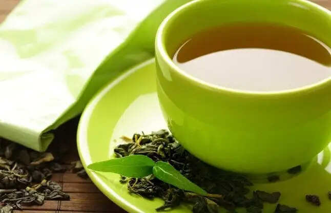 ग्रीन टी के अद्भुत स्वास्थ्य लाभ: जानें कैसे यह आपकी सेहत को सुधार सकती है