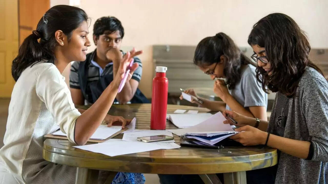 DDU में एडमिशन प्रक्रिया का अपडेट: सीट आवंटन परिणाम जारी